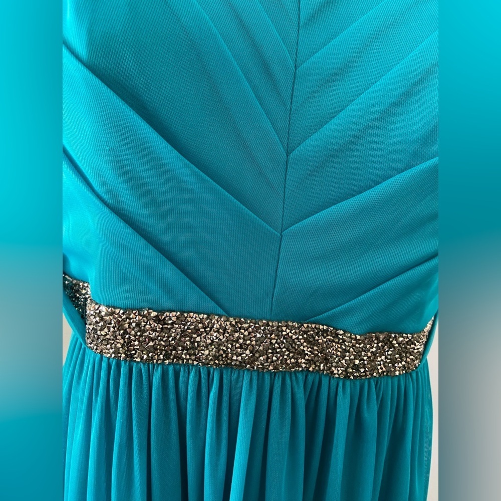 GORGEOUS Formal Dress - Picture 5 of 5